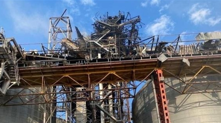 Росія знищила 60 тонн зерна у портах Чорноморська та Одеси. І хоче замістити Україну на ринку зерна