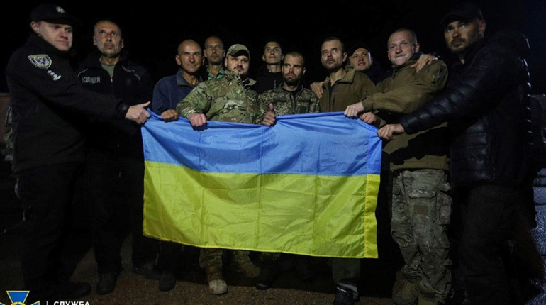 Військові “Азову” і Катя “Пташка” повернулись в Україну: весь список та умови обміну