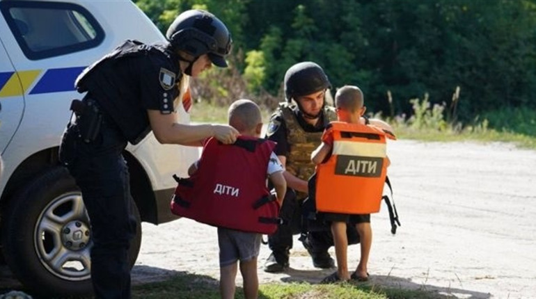 З мікрорайону Корабел у Херсоні евакуювали всіх дітей