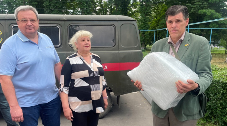 У Покровськ привезли апарати ШВЛ. Які лікарні отримали медтехніку