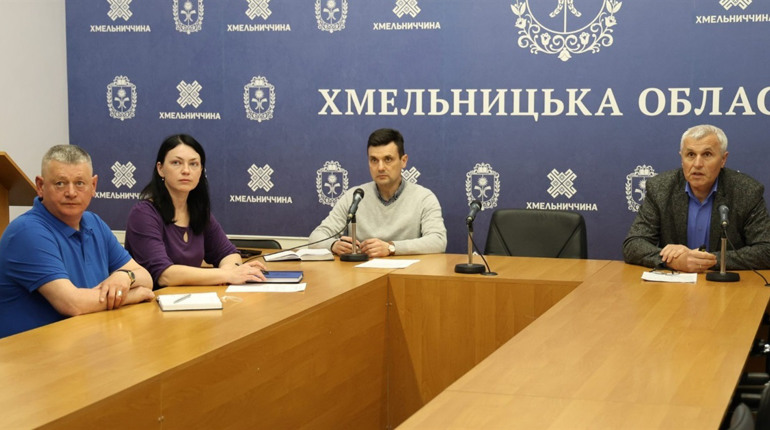 Хмельницька ОВА та бізнес обговорили нові можливості державної підтримки для створення робочих місць