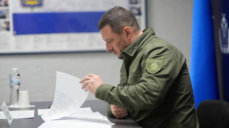 Голова Херсонської ОВА звинуватив коментаторів у «кришуванні наркоторгівлі»