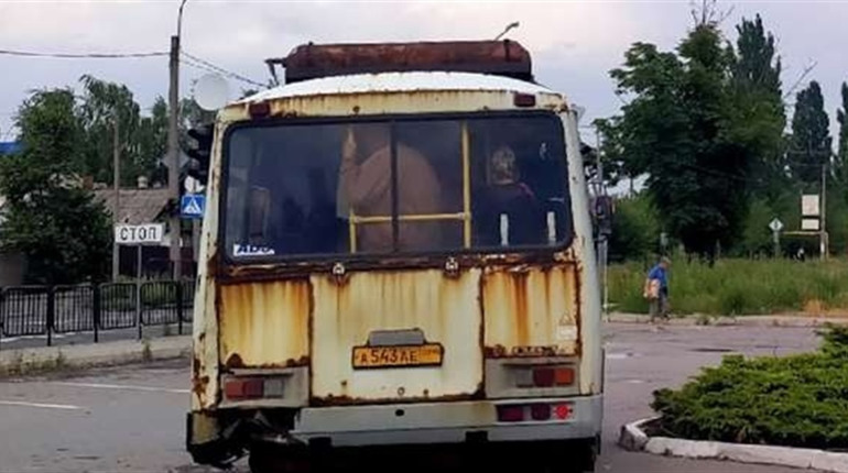 Життя в окупації. На захоплений Луганськ чекає транспортний колапс через нестачу водіїв