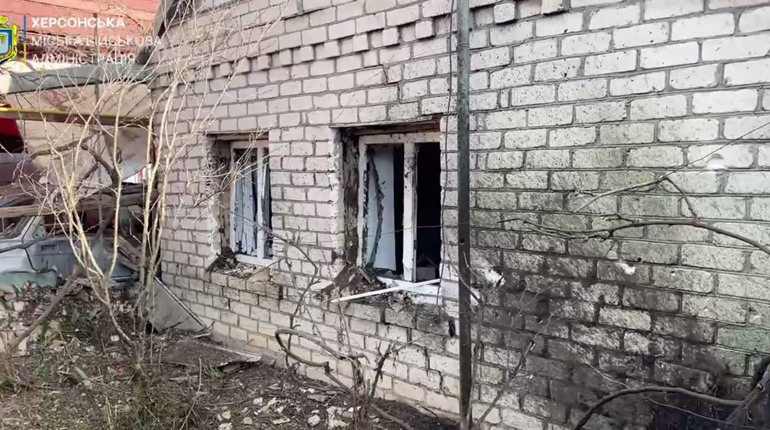 На Херсонщині армія рф атакувала житлові квартали, критичну та соціальну інфраструктуру