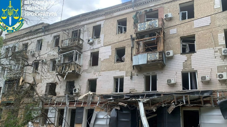 Окупанти обстріляли Миколаїв і Херсон: постраждали понад 20 людей