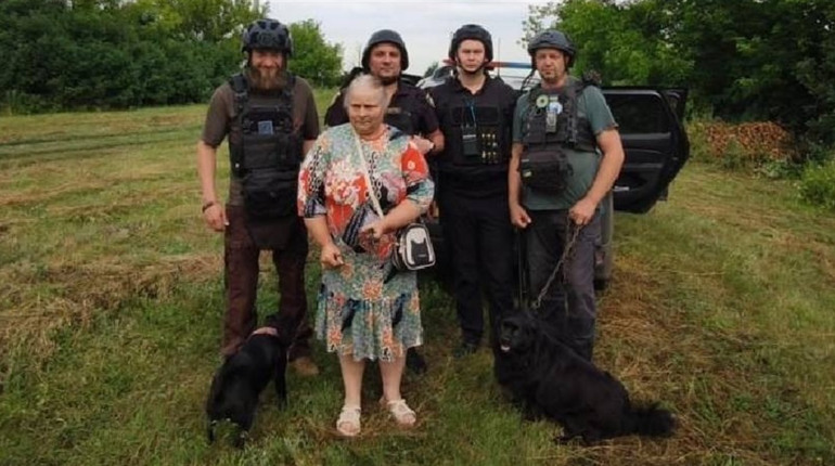 Життя важливіше за дім: пенсіонерка покинула прифронтове село