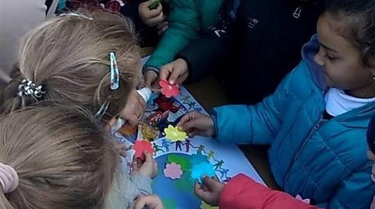 Проект "Еко-Біляївка": активна молодь міста вчить дітей правилам поводження зі сміттям через гру