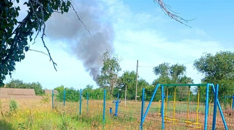 На Херсонщині російські терористи поцілили у житлові квартали та критичну інфраструктуру