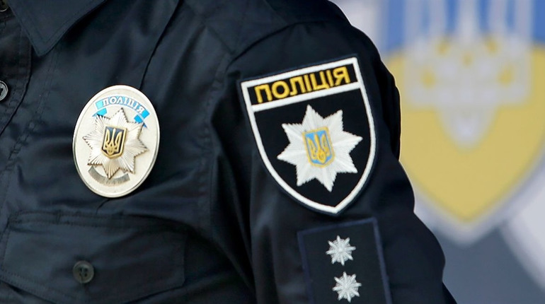 Переяславка хотіла придбати взуття, а втратила гроші: хроніка поліції 10 лютого