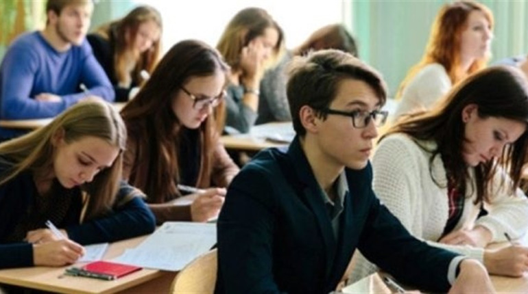 Лише у п'яти школах Фастівської громади залишаться 10 і 11 класи