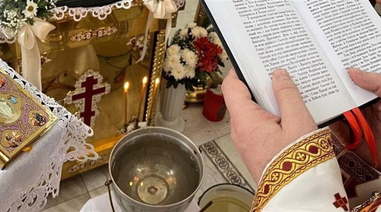 Богослужіння та купання: як у Сарнах відзначатимуть Водохреще-2026