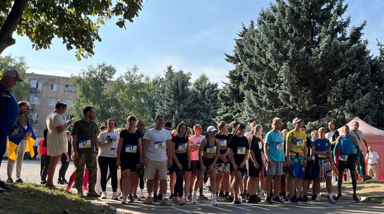 Як пройшов щорічний забіг "Шаную воїнів, біжу за Героїв України" у Краснограді