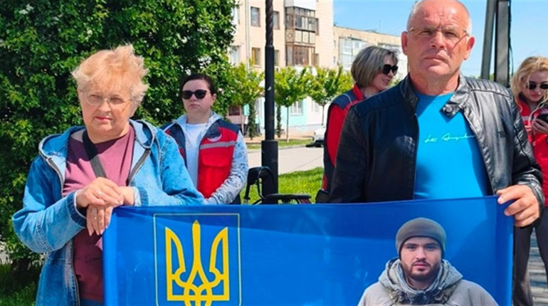 "Я його люблю і буду любити": історія батька, який пройшов АТО і вже рік шукає свого єдиного сина