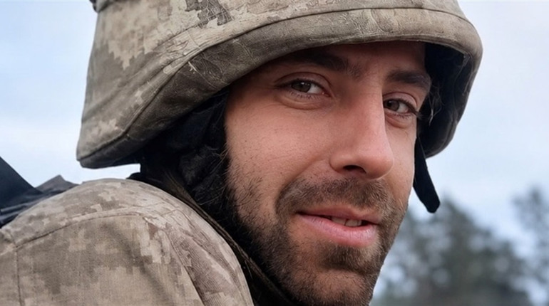 «На щиті» до рідного міста повертається захисник із Жовтих Вод Олександр Фіс