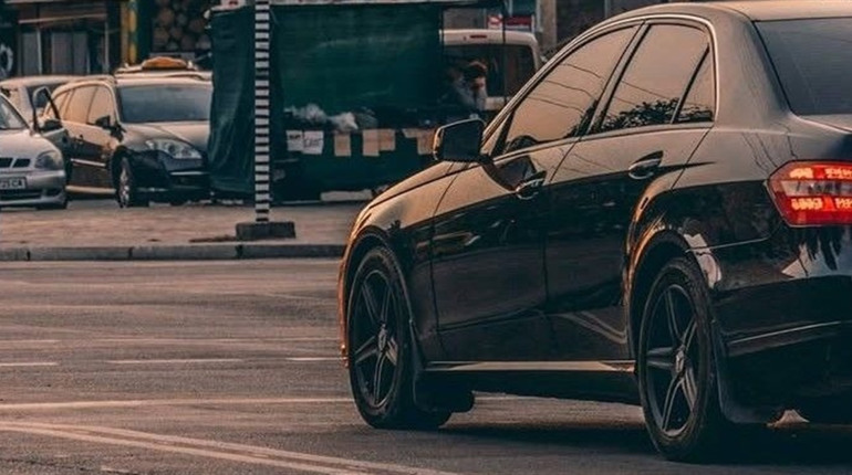 Контроль за смартфонами, штрафи за українські номери автівок — новини з Нової Каховки