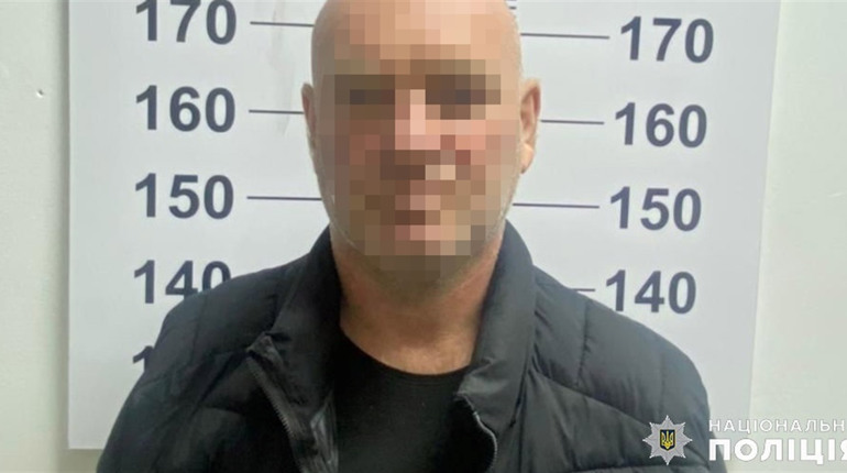 Убивчі ревнощі: поліцейські затримали чоловіка, який поранив 37-річному мешканця Старокостянтинова