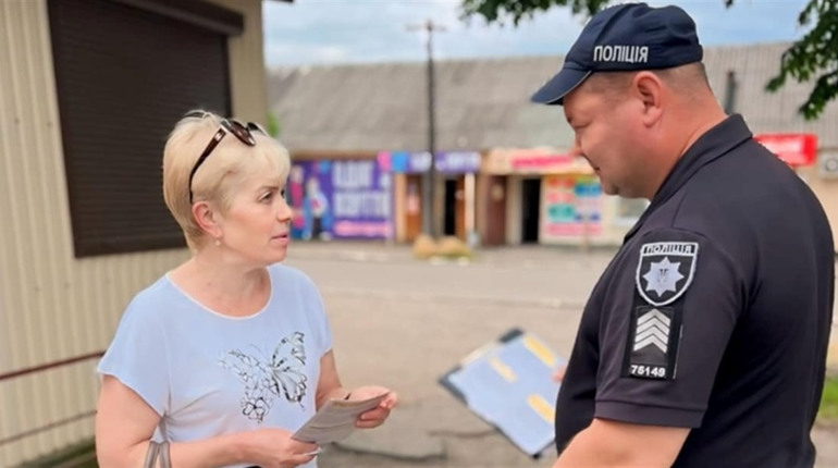 Як розпізнати в незнайомцях шахраїв: пояснюють поліцейські