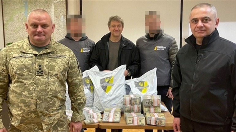 Найбільший хабар в історії України піде на армію. Замовник "послуги" має відношення до Біляївки