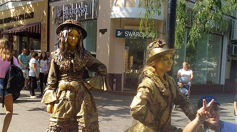 Досвід біляївчанок. Як воно - працювати "живими скульптурами"