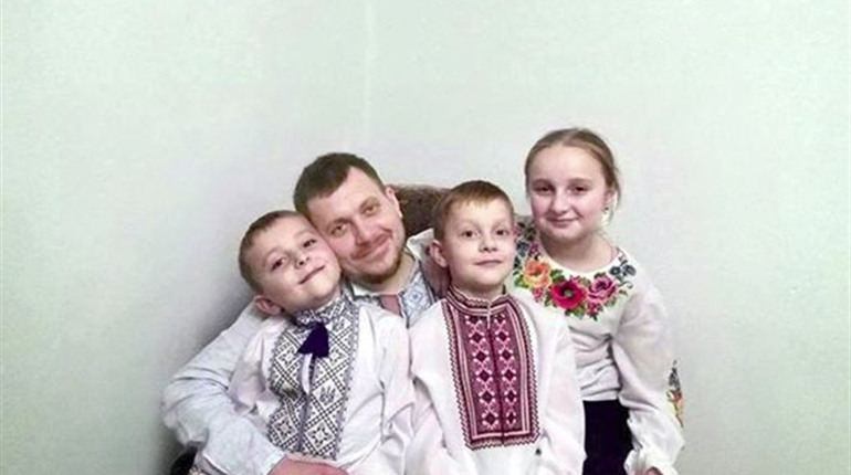 Лауреатом конкурсу "Людина року"-2017 став відомий волонтер та капелан о. Андрій Любунь