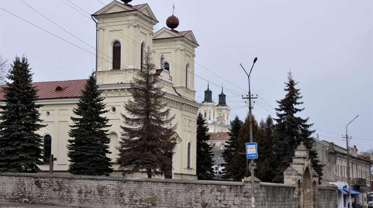 Чи впізнаєте відомі кременецькі будівлі за окремими деталями