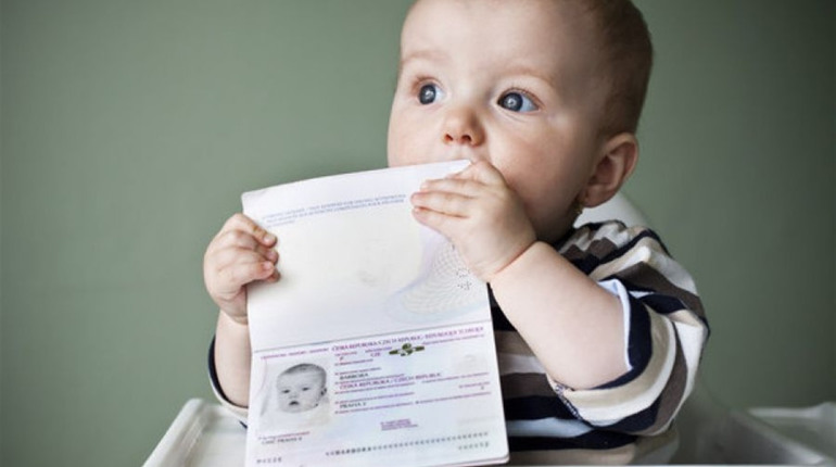 1 квітня змінюються умови виїзду дітей за кордон. Де в Новограді можна оформити дитячу "біометрику"
