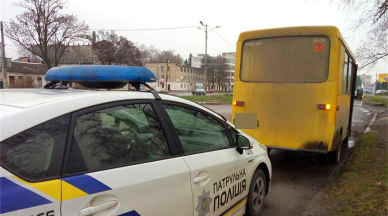 Поліцейські перевіряють пасажирський транспорт: які порушення трапляються найчастіше? 
