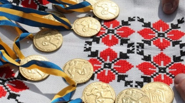 14 випускників Старокостянтинова отримають медалі