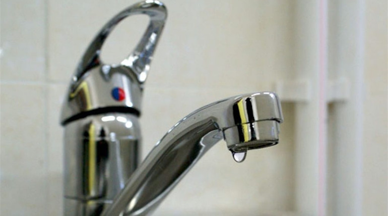 Водоканал Новограда погрожує відключити воду в місті, якщо користувачі не погасять борги