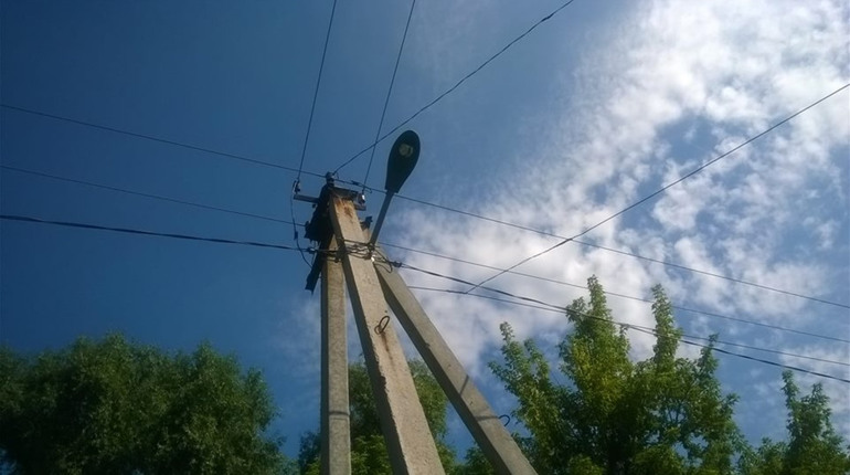 В Новоивановке установили новые уличные фонари: стало известно, почему они не светят