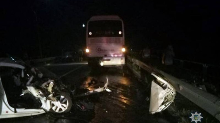 Смертельне зіткнення: у ДТП по вулиці Перше травня загинули мама і дочка