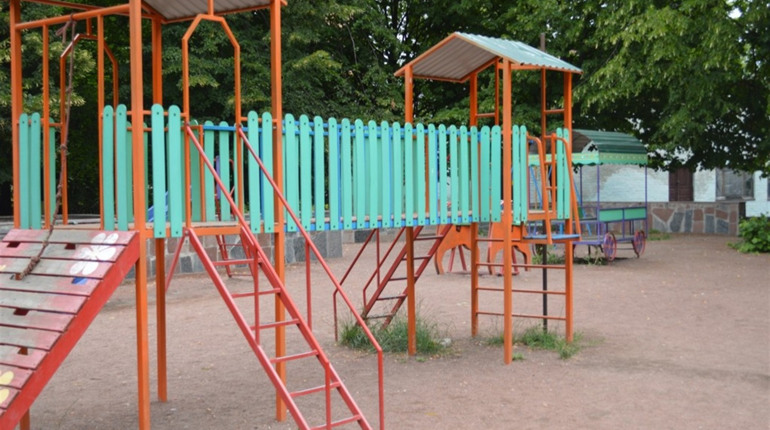 Дитячі майданчики в Новограді перевірять і паспортизують