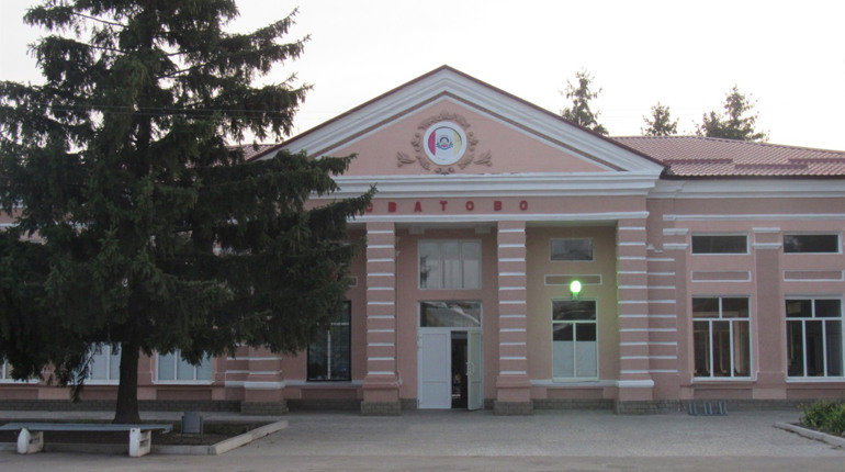 Порівняйте: як змінився залізничний вокзал у Сватовому з 1913 року
