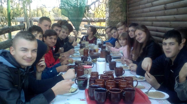 У Біляївській громаді винагороджують дітей подорожами. Джуристи відвідали музей у селі Маринівка 