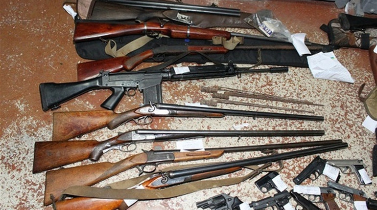 Жителям Нижньосірогозького району пропонують добровільно роззброїтись: куди звертатись
