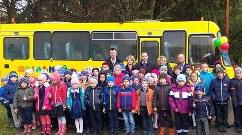 У Жмеринському районі для школярів купили новий автобус