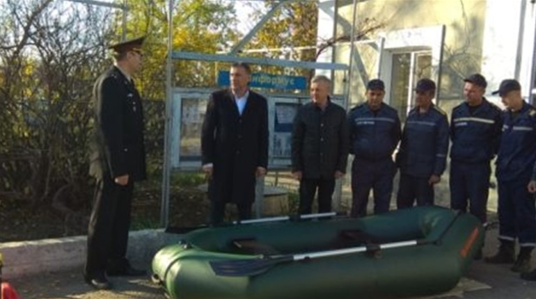 Гуляйпільські рятувальники отримали човен та мотопомпу