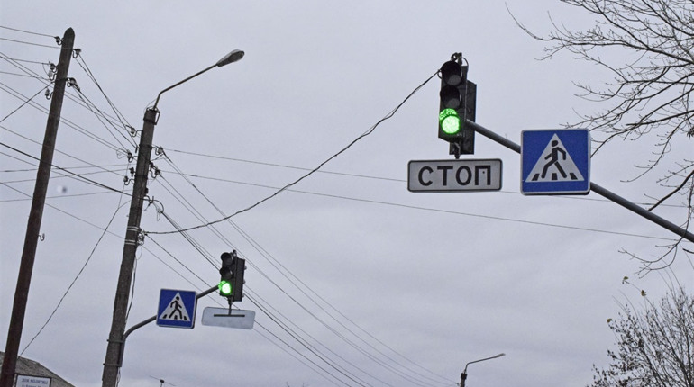 Фотофакт: У Жмеринці по вулиці Свободи встановили світлофор