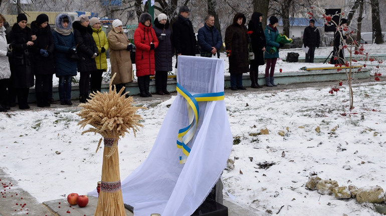 У Жмеринці відкрили пам’ятник жертвам Голодомору 
