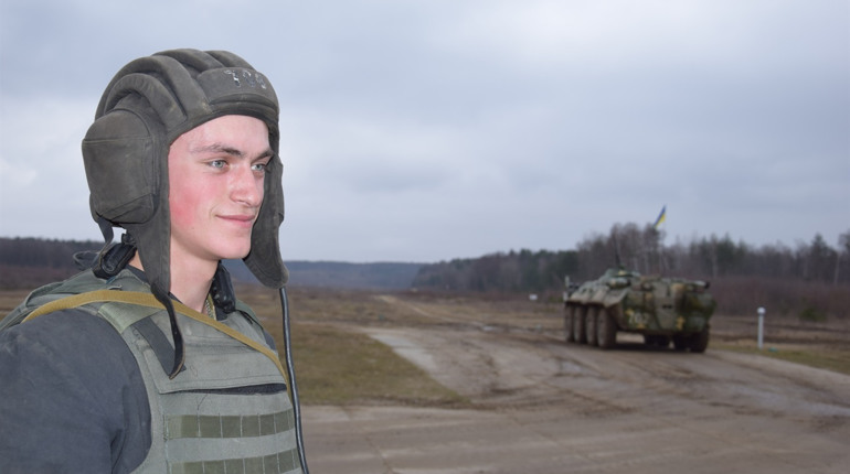 Генштаб ЗСУ просить цивільних не знімати переміщення техніки та військових