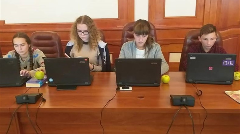 Учениця Дем'янівської школи взяла участь у V Всеукраїнській олімпіаді з філософії для школярів