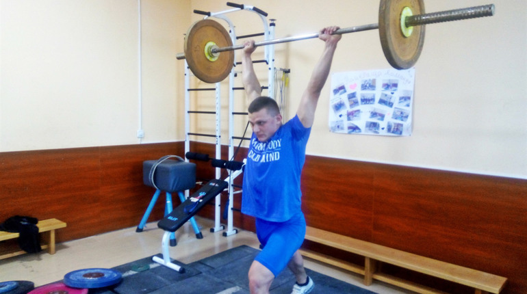 Юні важкоатлети новоградської ДЮСШ потренувалися з досвідченими спортсменами