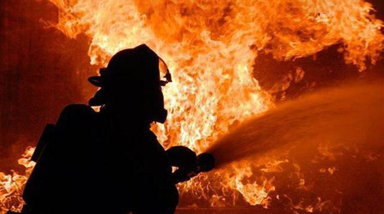 На Горького у Біляївці пожежа:  людину з інвалідністю, яка там мешкала, врятували