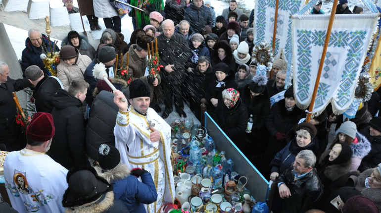 Фоторепортаж: як на Кадубі на Водохреще святили воду