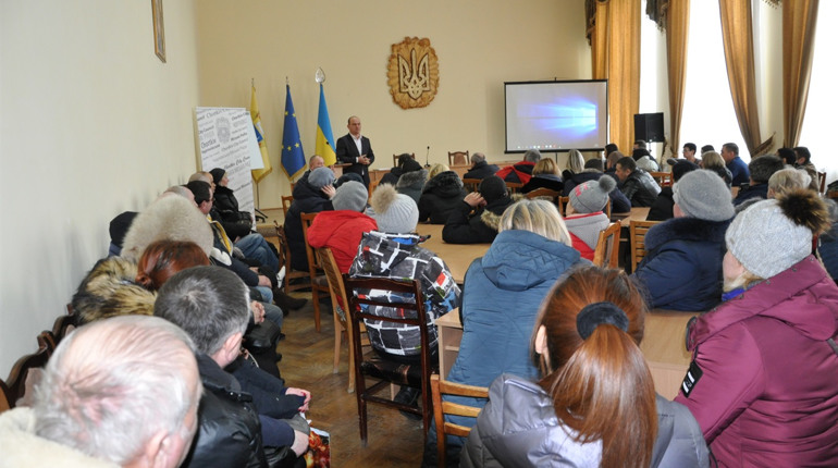 Підприємці з чортківського ринку у міській раді вирішували, де торгуватимуть у майбутньому