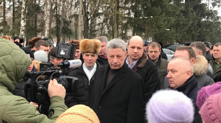 Юрий Бойко: "Нужно срочно повышать зарплаты медикам, иначе скоро некому будет лечить людей"