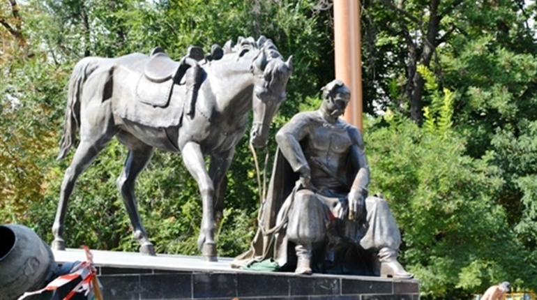 В Одесі обікрали пам'ятник засновника Біляївки - отамана Головатого