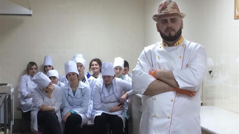 Майстер-клас знаменитого чортківського піцайоло у рідному училищі