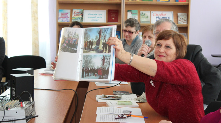 Троїцькі літератори провели скайп-конференцію з письменниками-земляками