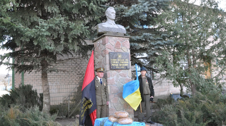 У Заболотівці відбулася панахида-реквієм з нагоди 69-ї річниці загибелі Шухевича (фоторепортаж)